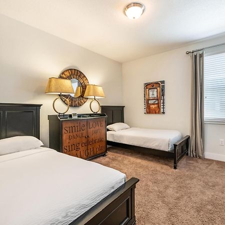 Alluring Home By Rentyl With Private Pool Near Disney - 310P Orlando Eksteriør billede