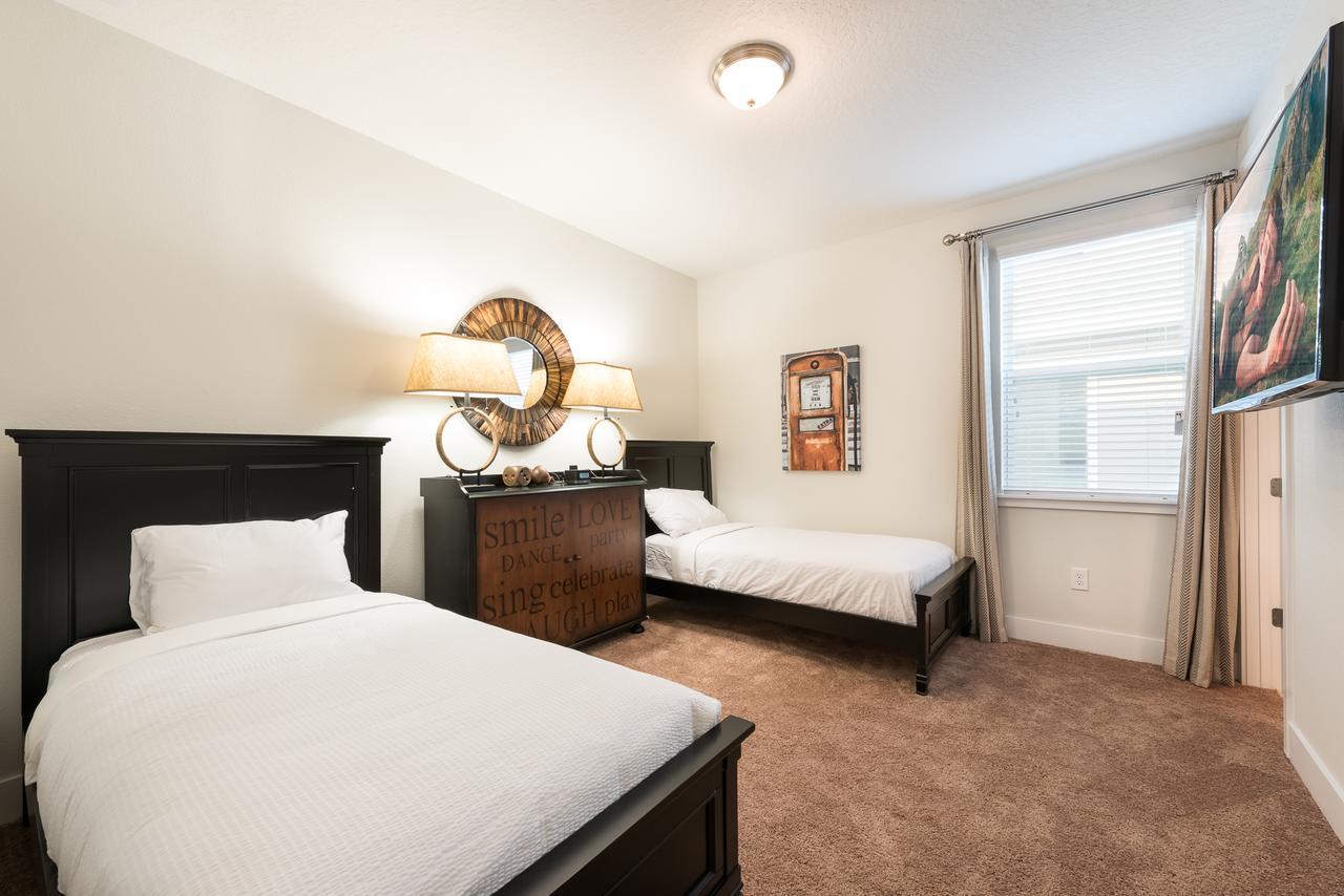 Alluring Home By Rentyl With Private Pool Near Disney - 310P Orlando Eksteriør billede