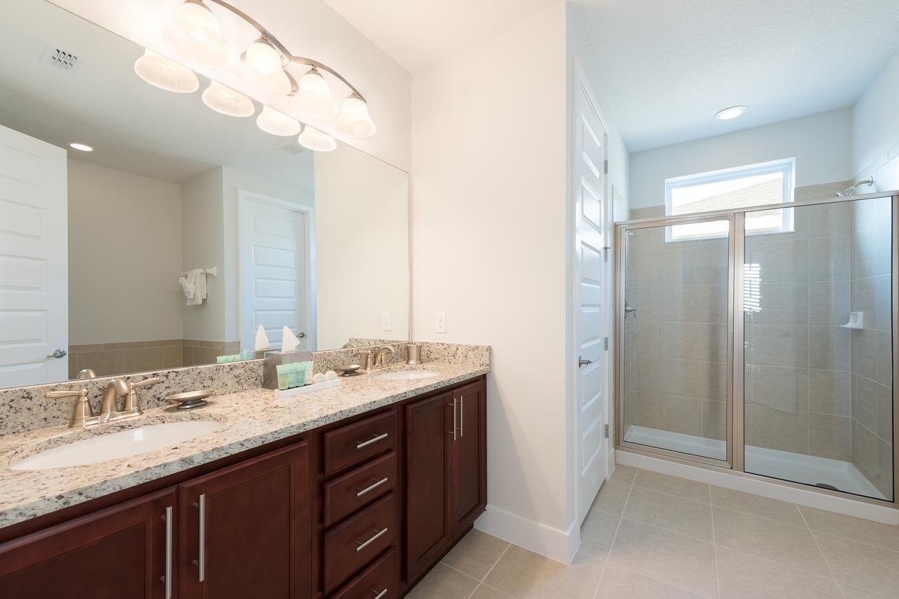 Alluring Home By Rentyl With Private Pool Near Disney - 310P Orlando Eksteriør billede